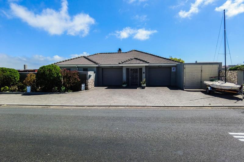 5 Bedroom Property for Sale in Myburgh Park Western Cape